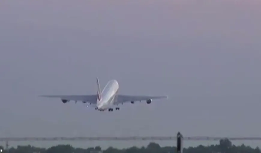 Zborul MH17: Avionul ce transportă primele rămăşiţe ale victimelor va sosi miercuri în Olanda