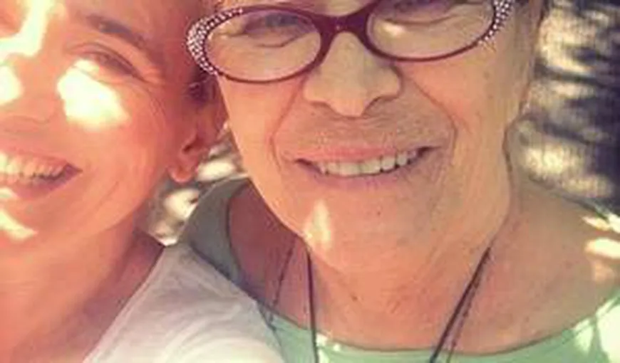 EMOŢIONANT: Andreea Esca, selfie cu mama ei FOTO