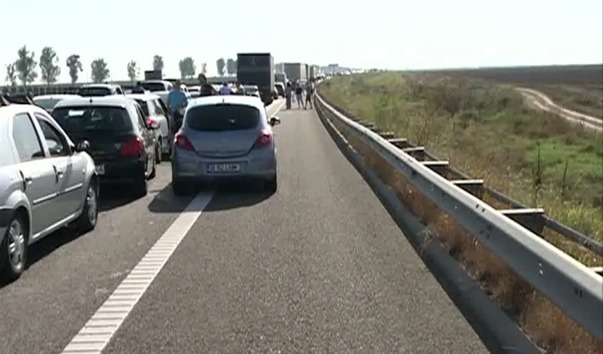 Cozi kilometrice pe autostrada Soarelui, la Feteşti. Rus: Am dispus scoaterea taxei de pod în weekend