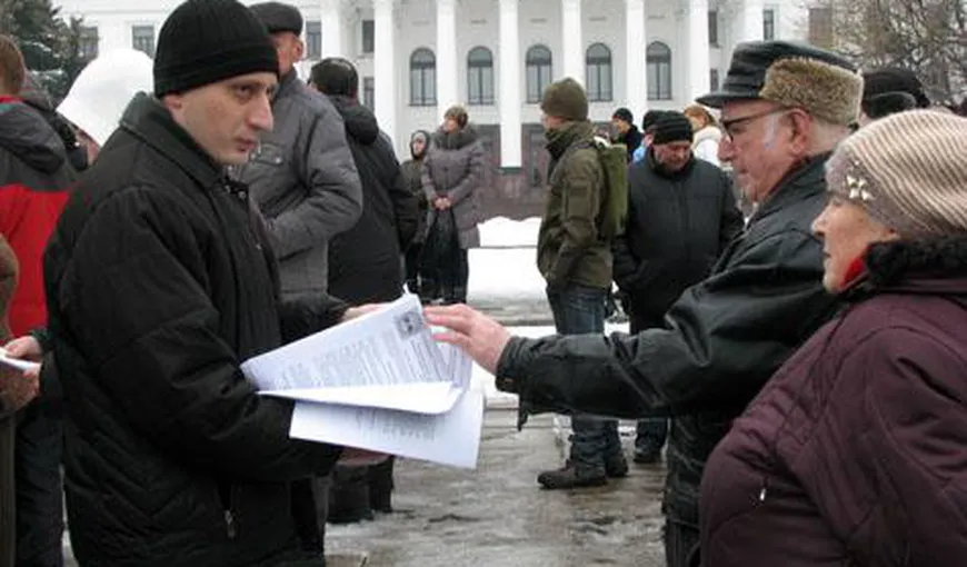 Te ia cu FIORI: Un jurnalist ucrainean are o SOLUŢIE pentru LOCUITORII în PLUS ai Donbasului