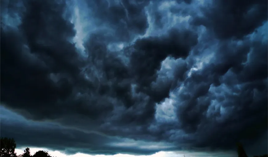 COD GALBEN de furtună: Ploi torenţiale, grindină şi vijelii în următoarele ore