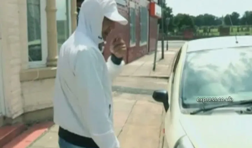 Metoda incredibilă prin care se fură maşini. Un HOŢ ROMÂN arată cum se sparge un autoturism cu uşurinţă VIDEO