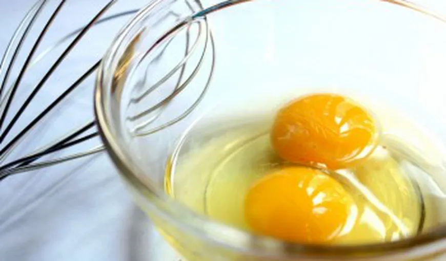 Ce e mai sănătos: oul întreg sau doar albuşul? Află ce spun nutriţioniştii