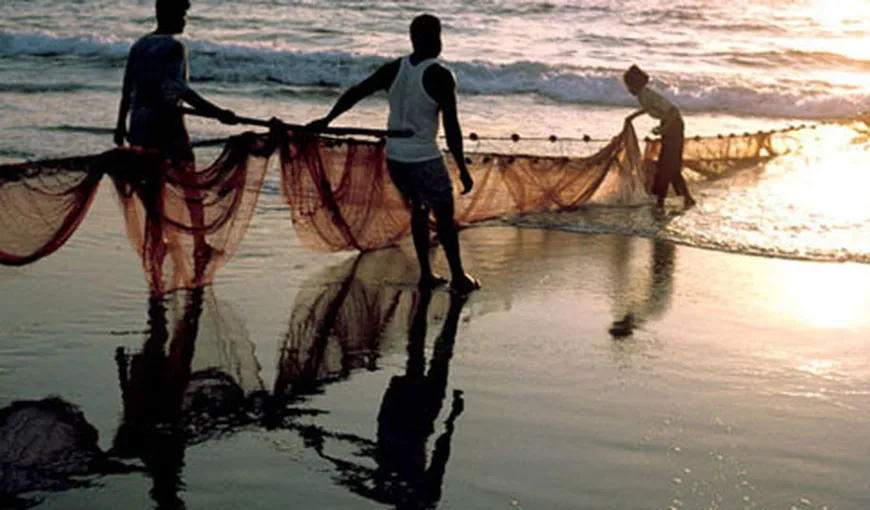 Tragedie în India: 600 de pescari au DISPĂRUT în urma unei furtuni