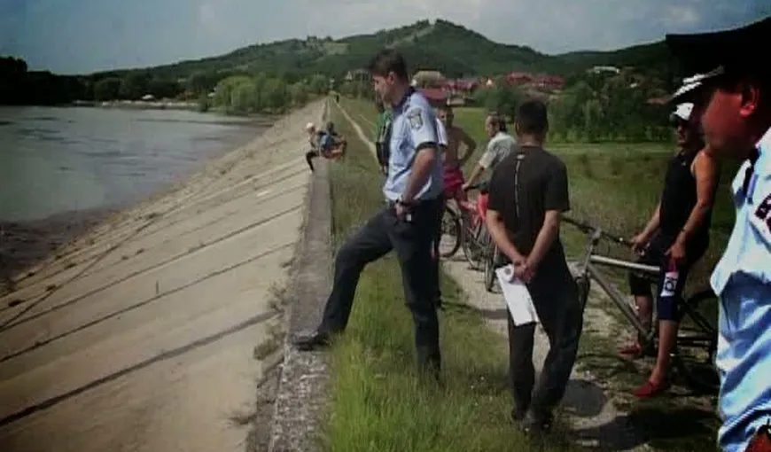 Numărul MORŢILOR după inundaţii, în creştere. Un bărbat dispărut în Argeş a fost găsit înecat într-un baraj