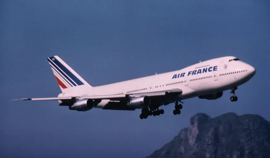 Greva la Air France continuă. Piloţii ies pentru prima dată în stradă