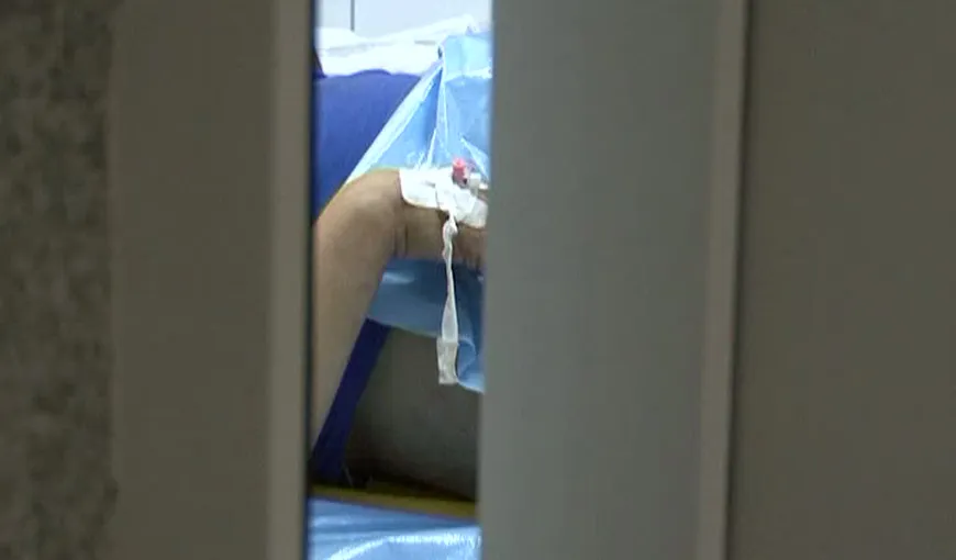 BĂTUT cu SĂLBĂTICIE şi ÎMPUŞCAT. Un bărbat de 22 de ani a ajuns în stare gravă la spital VIDEO