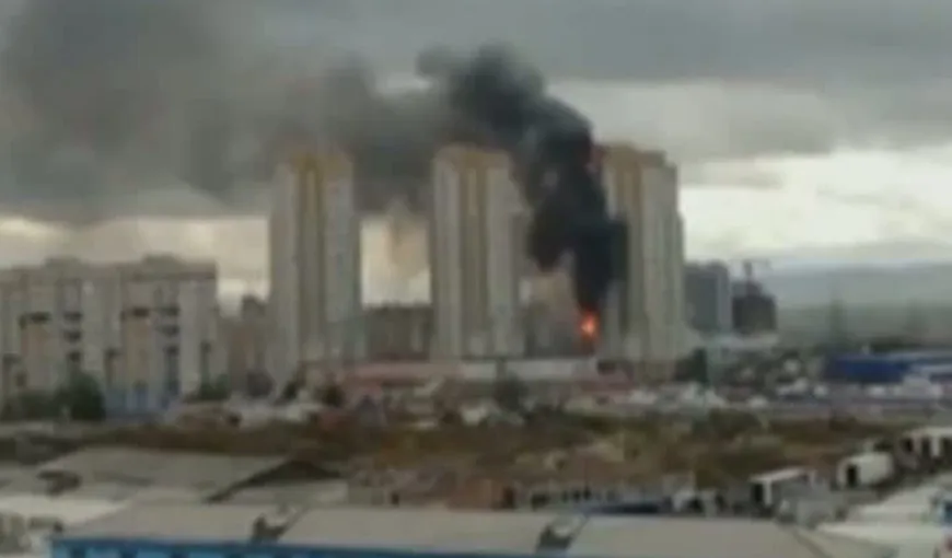 Incendiu devastator: Un bloc de locuinţe a ars ca o torţă VIDEO