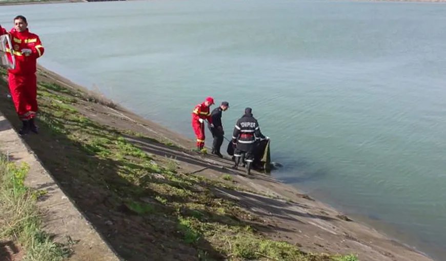 DESCOPERIRE MACABRĂ: Cadavrul unei femei a fost găsit într-un lac de acumulare