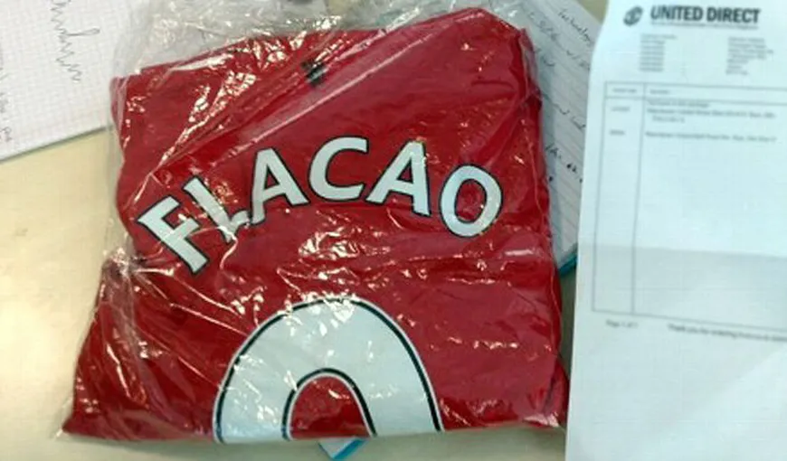 GAFĂ COLOSALĂ: ce nume este scris pe tricoul lui FALCAO