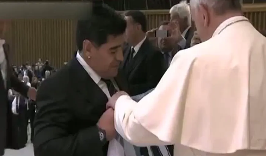 Papa Francisc l-a primit pe Diego Maradona la Vatican VIDEO