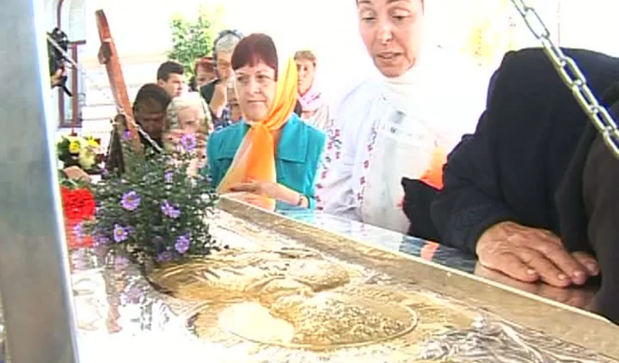 Sute de credincioşi, la pelerinajul moaştelor Sfântului Constantin Brâncoveanu VIDEO