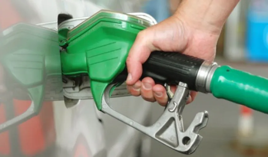 Preţul carburanţilor s-a dublat pe timp de criză