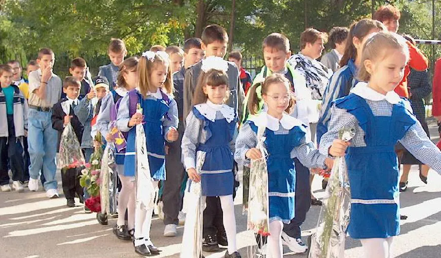 PRIMA ZI DE ŞCOALĂ. Peste 3.000.000 de elevi şi preşcolari au început anul şcolar 2014-2015