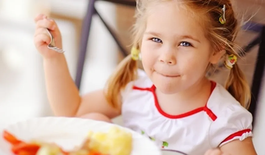Câte mese trebuie să aibă un copil pe zi şi de ce e nevoie de disciplină alimentară