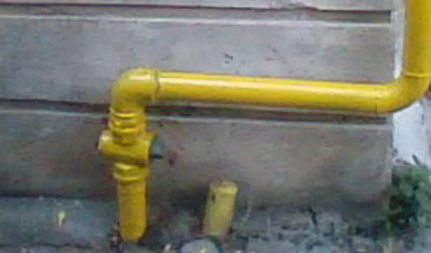 Dorel distruge din nou: Un muncitor constructor în stare de EBRIETATE a spart o ţeavă de GAZ