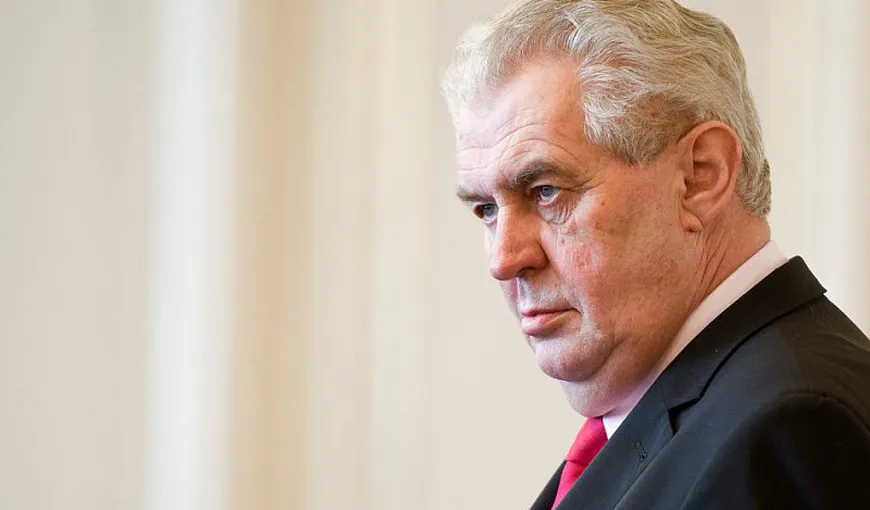 Atac la PREŞEDINTE: Milos Zeman a primit un plic cu o SUBSTANŢĂ albă SUSPECTĂ
