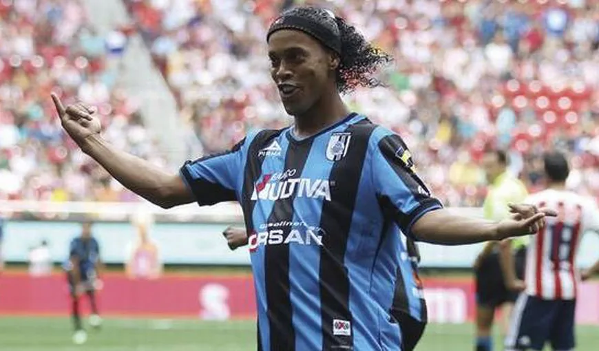 GOLAZO! Ronaldinho, EXECUŢIE IREALĂ din lovitură liberă VIDEO