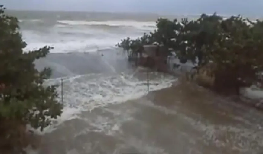 Aproximativ 350.000 de persoane, evacuate înaintea venirii ciclonului Hudhud