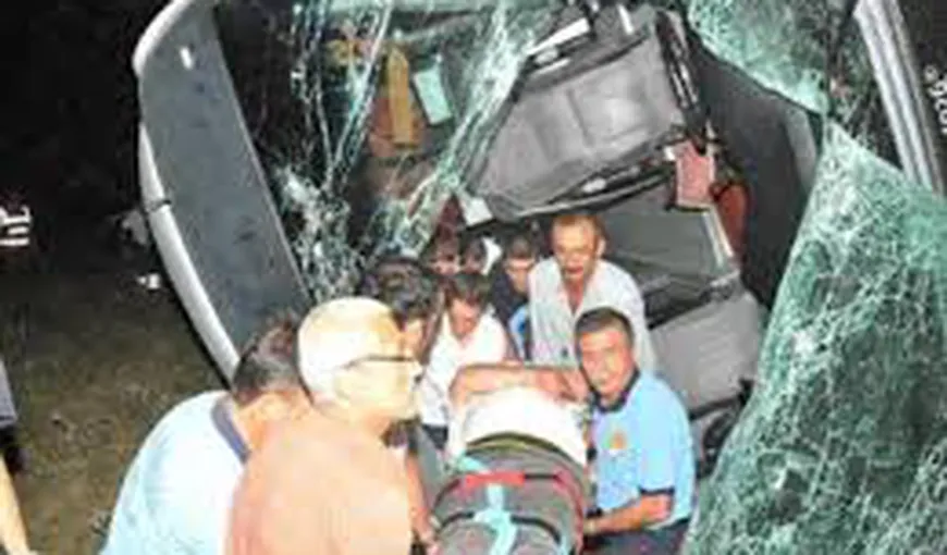 Turcia, tragedie pe şosea: Un accident de autobuz s-a soldat cu cel puţin 17 morţi