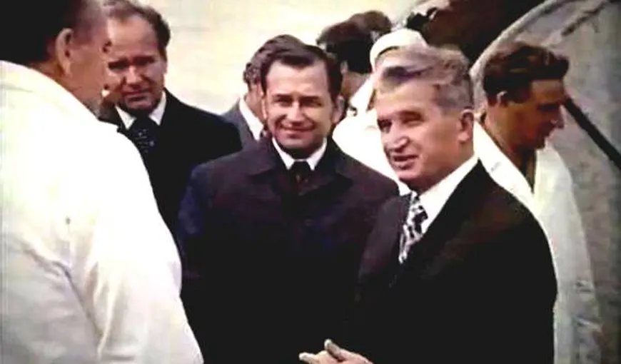 Iliescu şi-a publicat autobiografia: Elena Ceauşescu era limitată, dar el avea calităţi de lider, avea minte