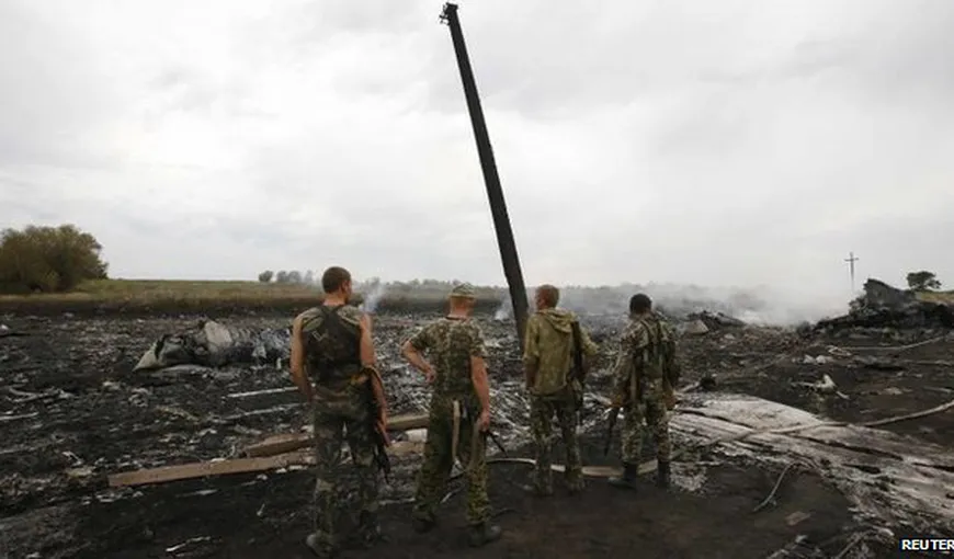 Descoperire ŞOCANTĂ în avionul MH17: Un pasager purta o MASCĂ de OXIGEN pe faţă