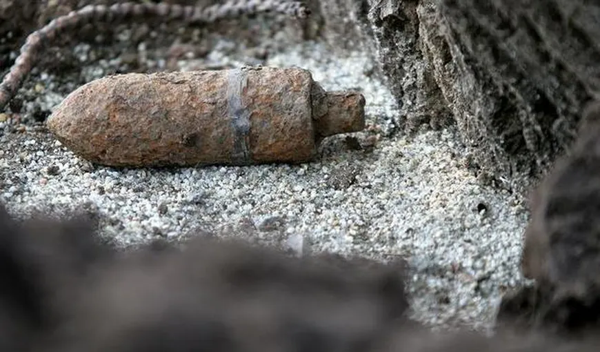 O bombă din al Doilea Război Mondial a fost descoperită pe un câmp din Harghita