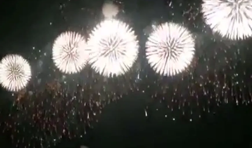 Cele mai mari artificii din lume. Rachete de 460 de kilograme, care au explodat într-un glob de 800 de metri