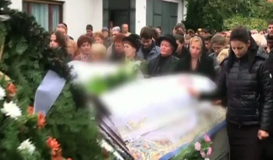 Victimele accidentului produs de ŞOFERUL SINUCIGAŞ au fost înmormântate VIDEO