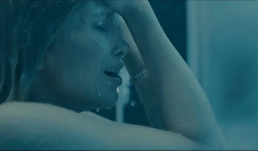Lora, goală sub duş în cel mai nou videoclip. Jurata de la NextStar a lansat piesa ARDE – VIDEO