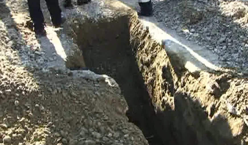 Accident de muncă în Prahova. Un bărbat a fost prins sub un mal de pământ VIDEO