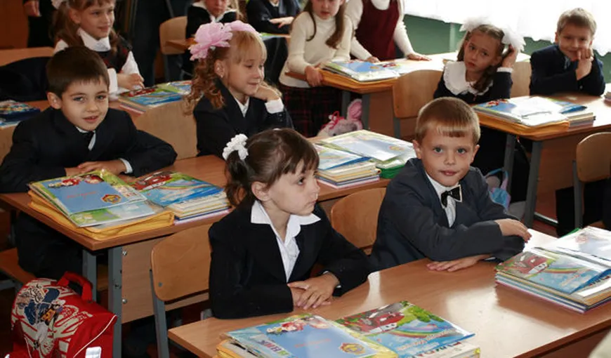 Petro Poroşenko vrea să înlocuiască Limba Rusă din şcoli cu Limba Engleză