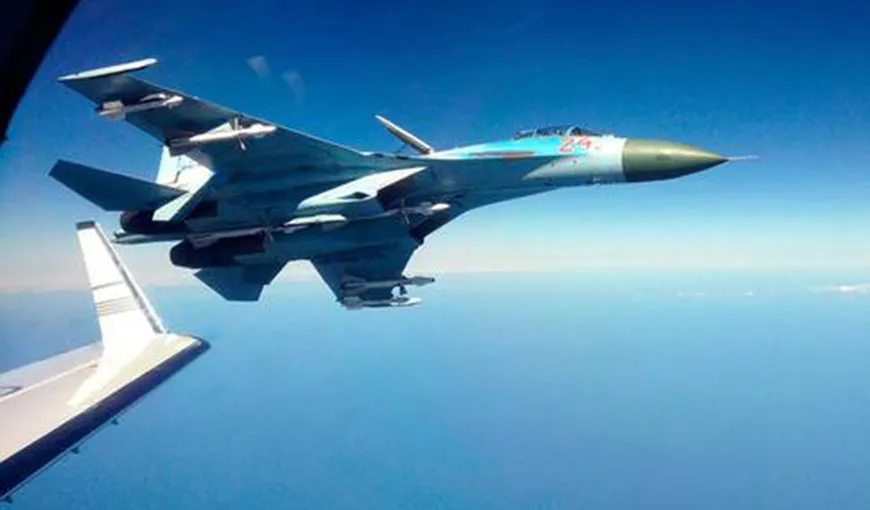 Imaginea care dă fiori Europei: Un avion de luptă rusesc, la câţiva metri de o aeronavă suedeză