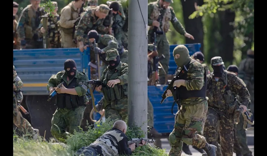 Împuşcături pe aeroportul din Doneţk. Trei militari ucraineni au fost ucişi şi 15 sunt răniţi