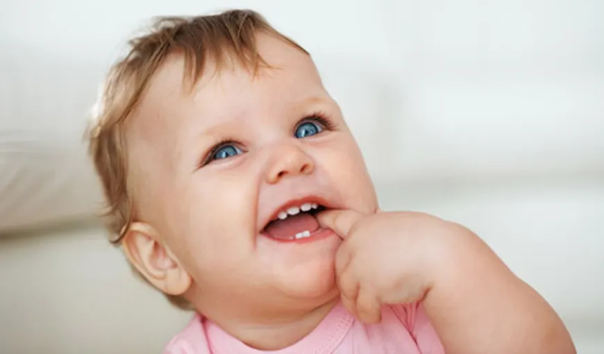 Calendarul erupţiei dentare a bebeluşilor: Când apar dinţii de lapte