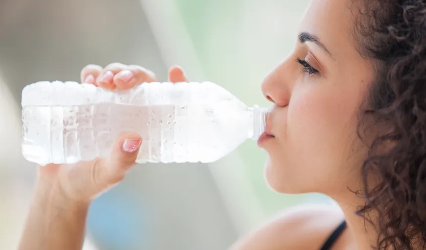 Ce ţi se întâmplă dacă bei prea multă apă. Nimeni nu ţi-a spus de „intoxicaţia cu apă”