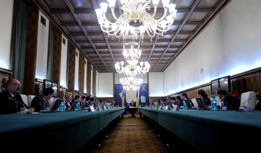 Ponta cere miniştrilor să pregătească proiectul de buget pe 2015 până la sosirea delegaţiei CE, FMI şi BM