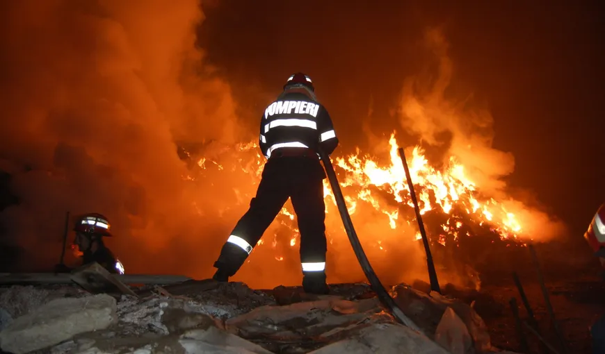 Incendiu izbucnit într-o locuinţă din Botoşani. Proprietarul a decedat