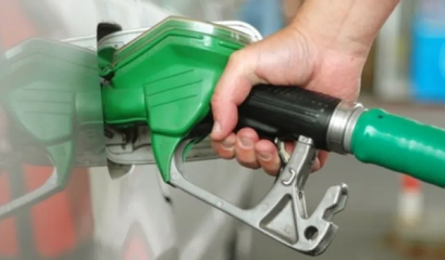 VESTE BUNĂ pentru şoferi: Benzina şi motorina se ieftinesc