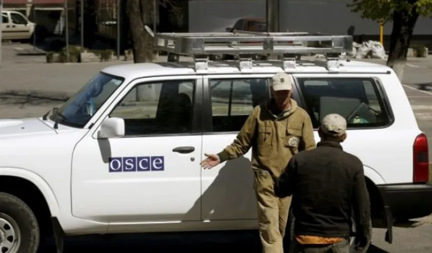 Un convoi al OSCE a fost ţinta tirurilor lansate de bărbaţi în uniformă militară, în estul Ucrainei