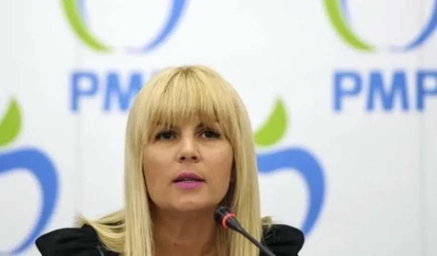 Elena Udrea, APEL pentru TURUL II. Liderul PMP votează la Paris: Să nu se mai streseze băieţii să mă pozeze