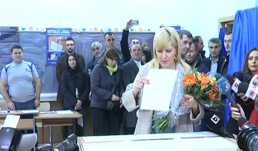Mesajul Elenei Udrea, înainte de a intra în şedinţa PMP: Ce GHINION pe ţara asta…