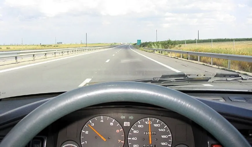 Un şofer a gonit cu 202 km/h pe autostrada Transilvania