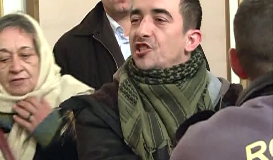 Ion Iliescu, agresat verbal la o dezbatere despre Revoluţie: Criminalule! Ai minţit un popor întreg! VIDEO