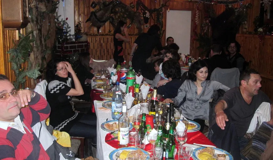 Nu ţi-ai făcut planuri pentru Crăciun 2014? Cât te costă o ieşire la un restaurant în Bucureşti FOTO