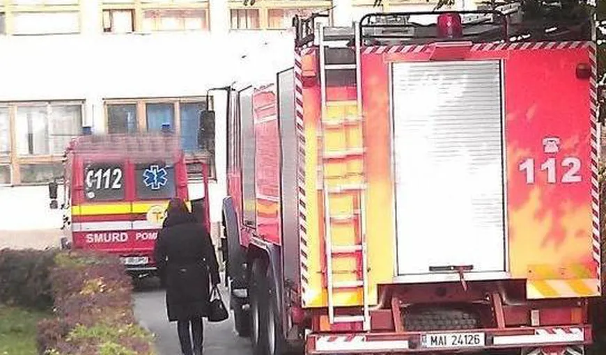 Incendiu PUTERNIC la o şcoală din Vatra Dornei. Elevii au fost evacuaţi