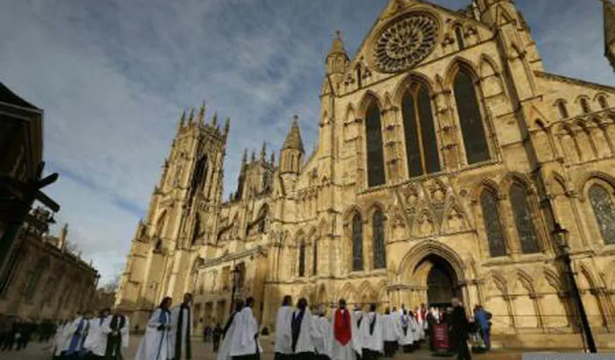 Biserica Anglicană a învestit luni prima femeie episcop din rândurile sale