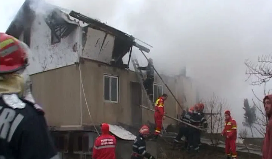 Incendiu devastator la o mănăstire din Tulcea. Chiliile s-au făcut scrum VIDEO