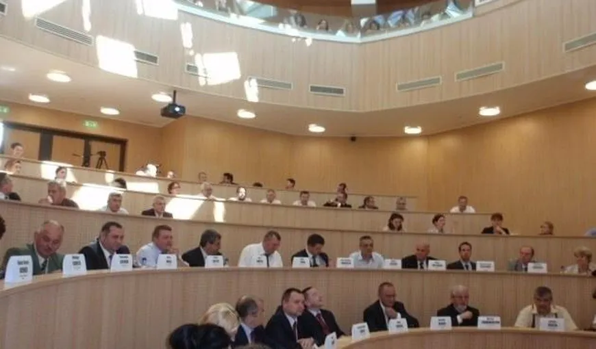 PNL şi FDGR au format o nouă majoritate în Consiliul Judeţean Sibiu şi au schimbat vicepreşedintele PSD