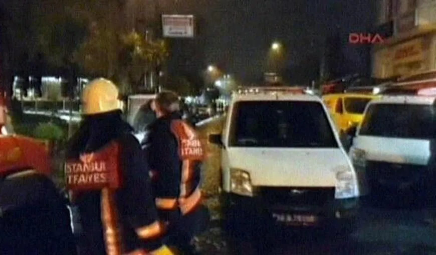 Atac cu BOMBĂ la Istanbul. Doi poliţişti au fost răniţi. Autorul atentatului este o FEMEIE kamikaze